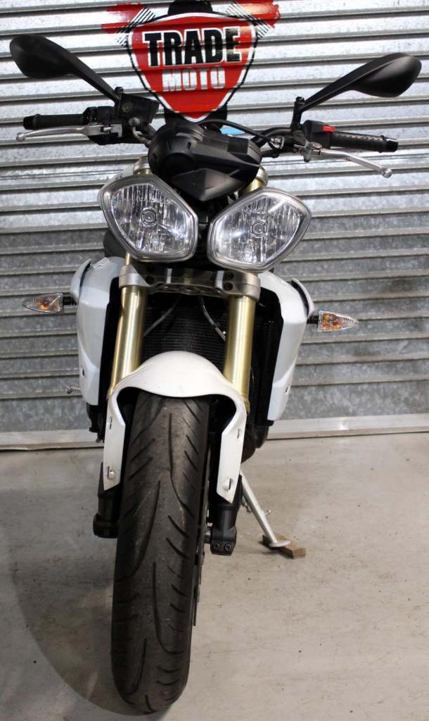 2015 15 TRIUMPH STREET TRIPLE 675 WHITE HPI CLEAR 11K NEW SHAPE TRADE SALE MOT