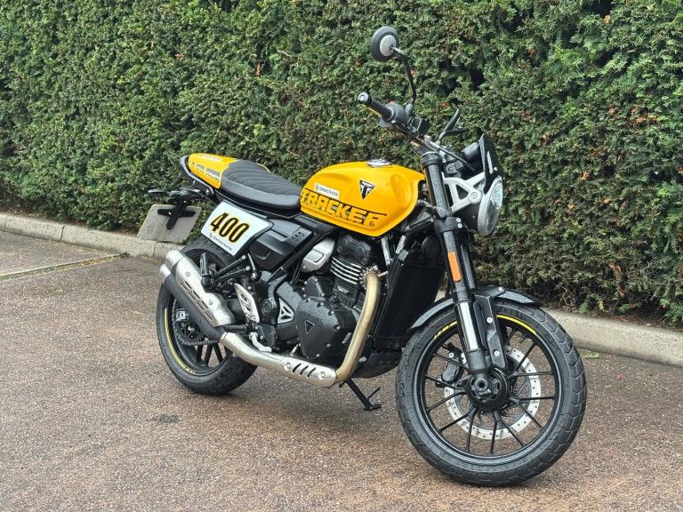 2026 EX-DEMO TRACKER 400 IN RACING YELLOW