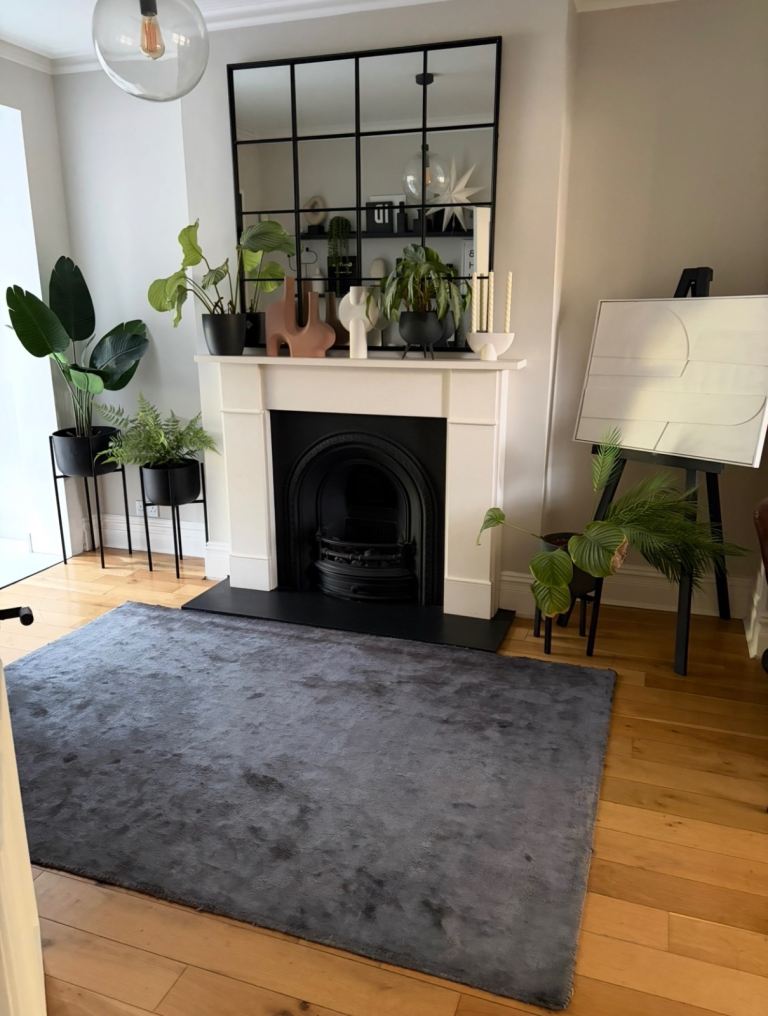Distressed Charcoal Viscose Rug 160x230cm – Very Good Condition