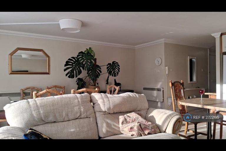 2 bedroom flat in Clifton Redland, Bristol, BS2 (2 bed) (#2722195)