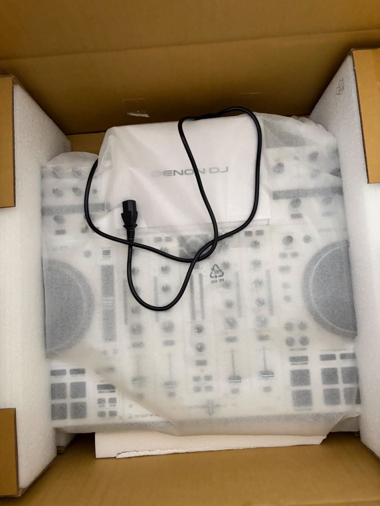 Dj bundle hardly used 
