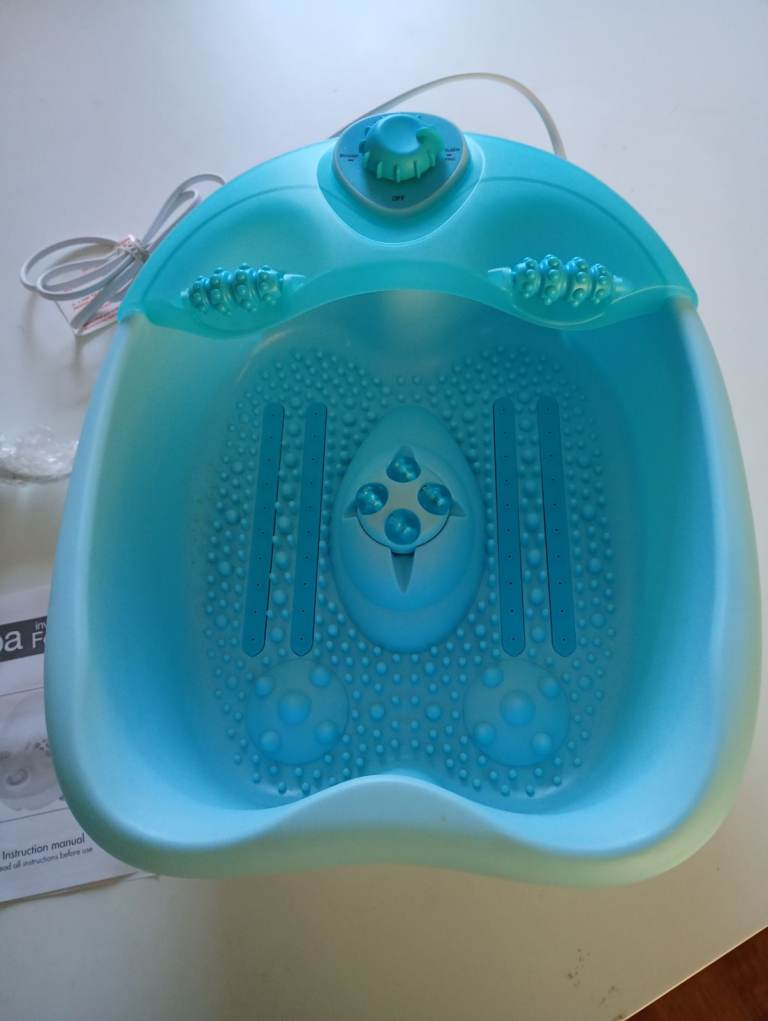 BRAND NEW RELAXING FOOT SPA/BATH      Free  delivery  included