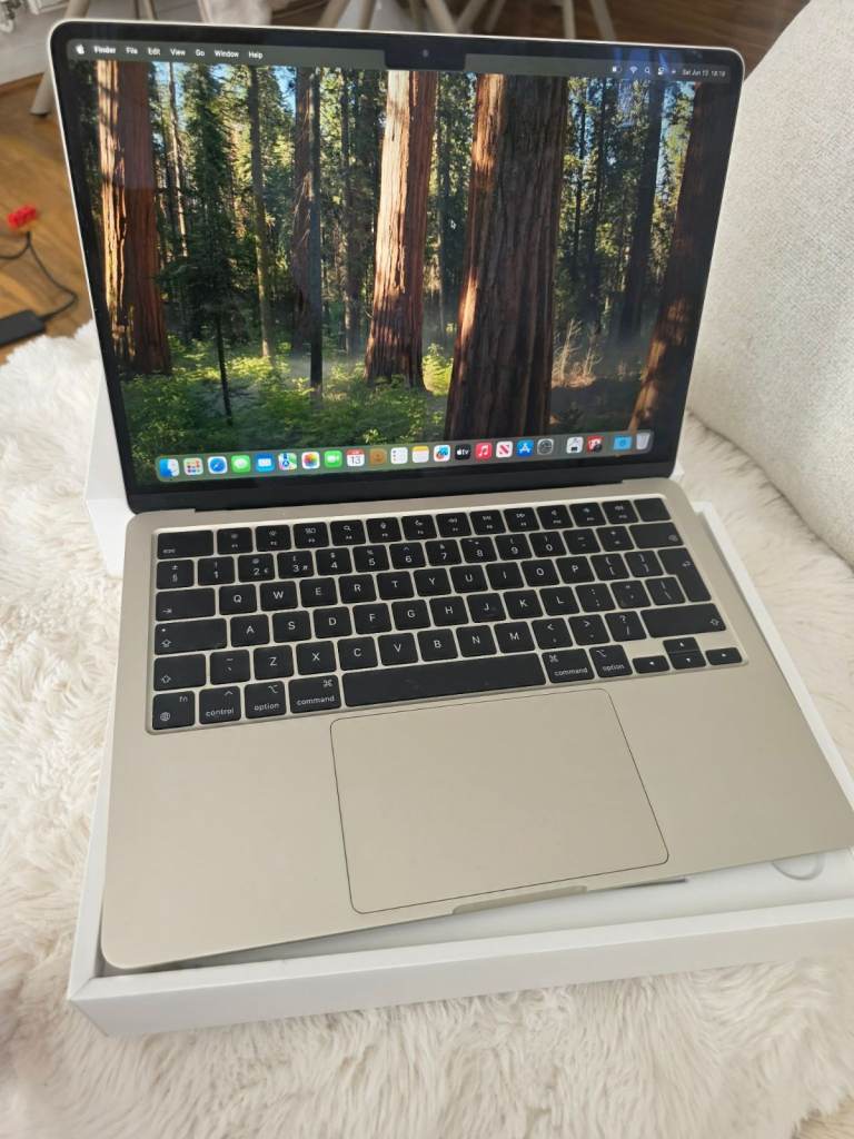 Macbook Air 13" M2 16GB 256GB