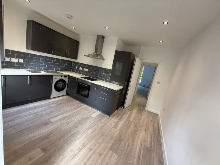 Stunning New Development of 8 flats in Croydon. 5 mins walk to Train Station 