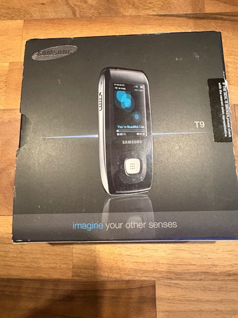 Samsung YP-T9JB 1 GB Memory In Black MP3 Player