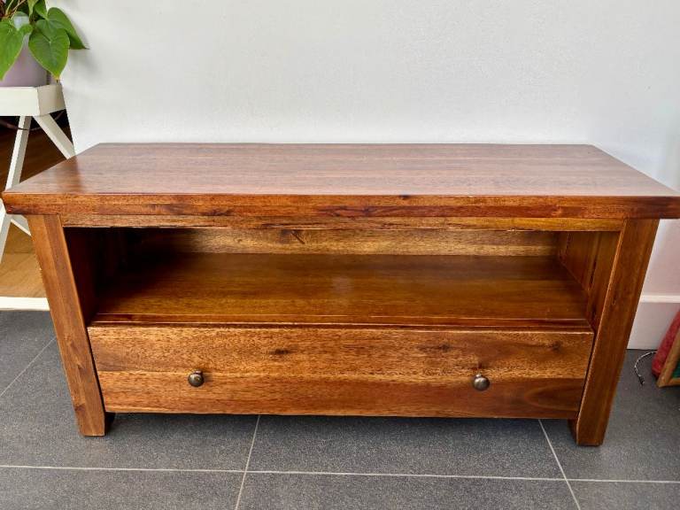 Solid Wood TV Stand with Drawer – Very Good Condition