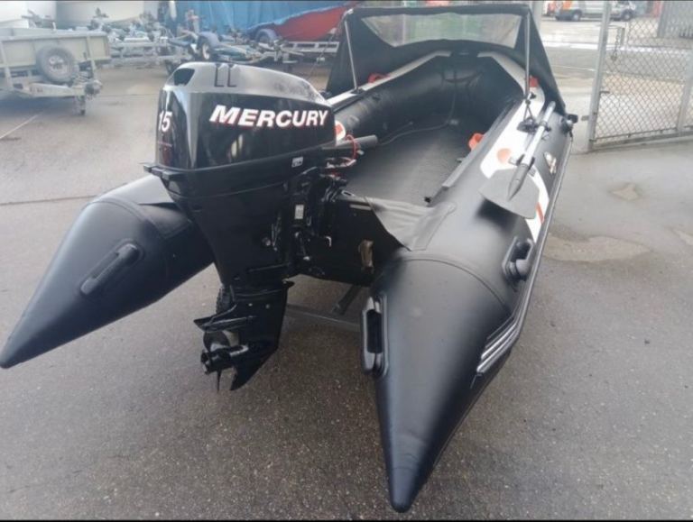 Mercury 15HP Outboard Engine. Hydrus H4 330 Air deck fishing boat