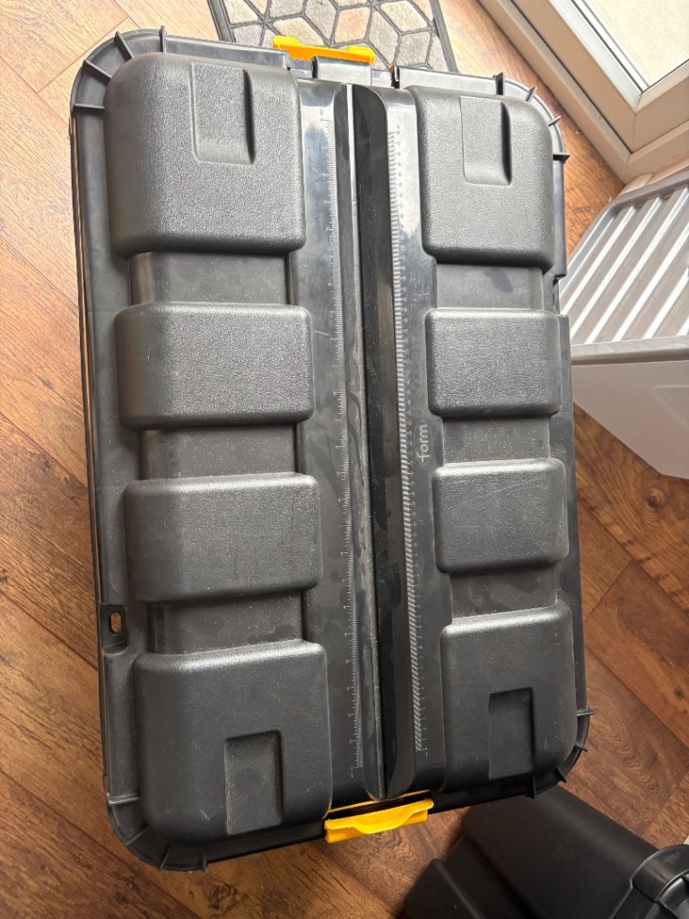 145 L Strong Storage Box with Wheels