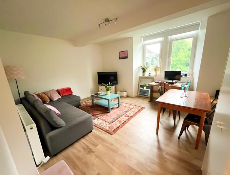 Large 2 Bedroom Flat Easter Road 