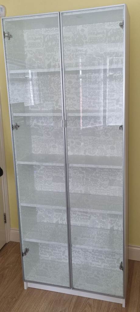 IKEA White Billy Bookcase Shelving Unit with 2 Glass Doors Graffiti Print COLLECT NW9