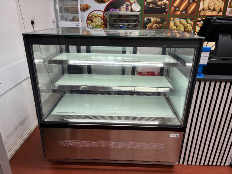 Display Cooler for Cakes or Sweets