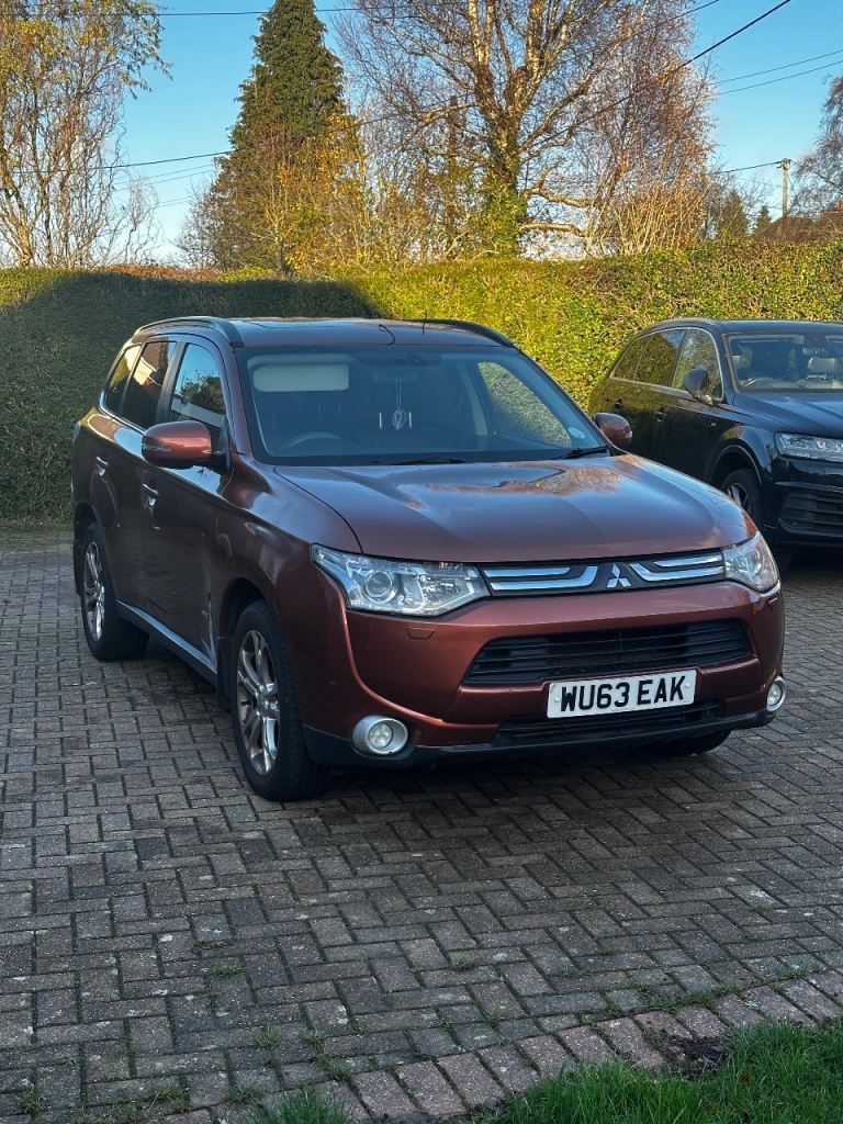 Mitsubishi, OUTLANDER, Estate, 2013, Manual, 2268 (cc), 5 doors