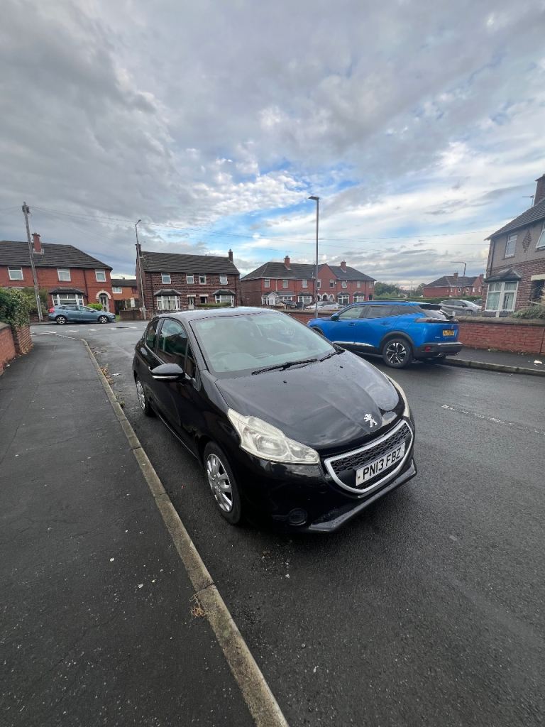 Peugeot, 208, Hatchback, 2013, Manual, 1398 (cc), 3 doors