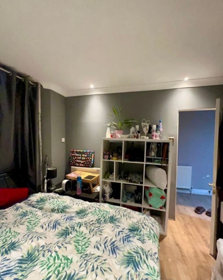 Rent *** Double Room SEPARATE OWN WC / SHOWER
