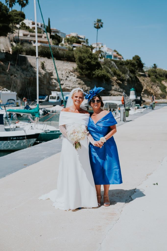 beach wedding dress with straps Chic Tulle A line Ivory Lace V neck Summer Beach Wedding Dress main image 0