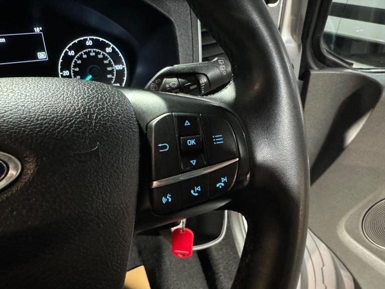 2022 Ford Tourneo Custom 2.0 EcoBlue 130ps L/R 8 Seater Titanium Auto MPV DIESEL Automatic