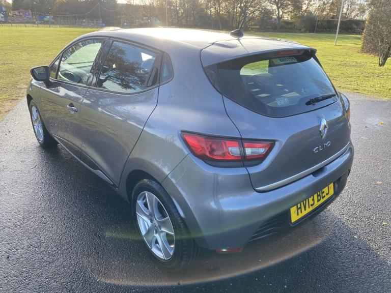 RENAULT CLIO 1.2 16V Dynamique MediaNav 2013