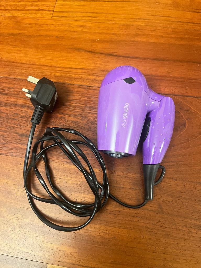 UK foldable hair dryer