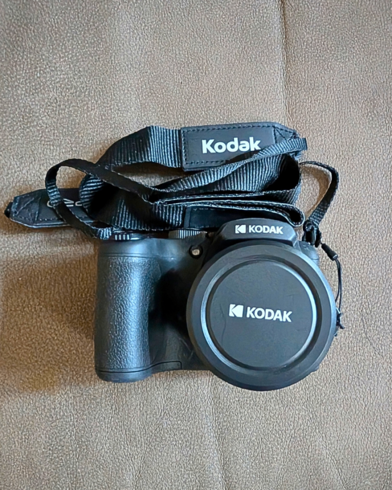 Kodak PIXPRO AZ255 Digital Camera, Case, SD Card