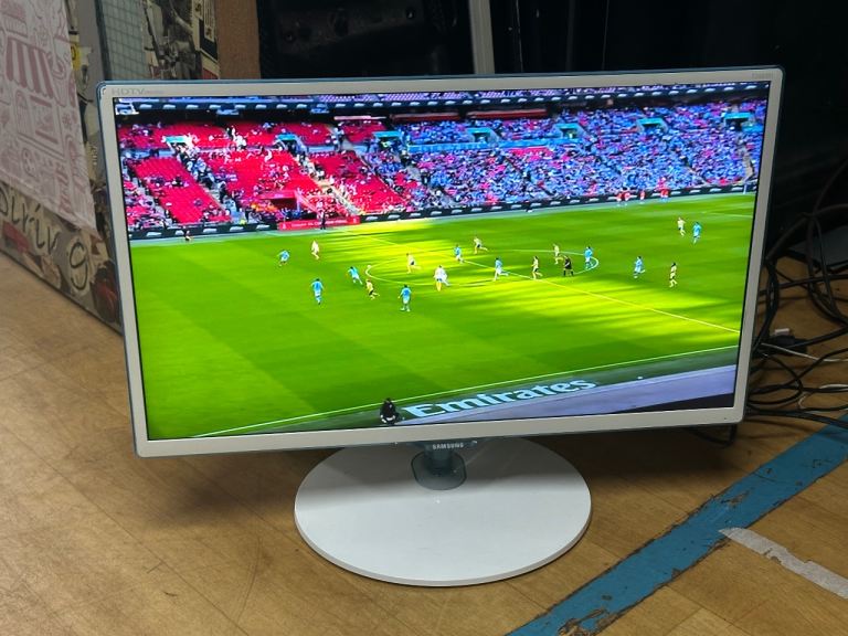 Samsung 24 inch 14V HD TV + Freeview + Remote T24D391EW