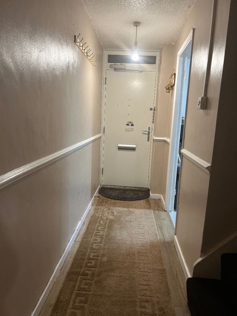 CASH INCENTIVE! 2-BED ENFIELD FOR 4-BED BROMLEY (Beckenham/Hayes) - URGENT MULTI-SWAP CHAIN STARTER