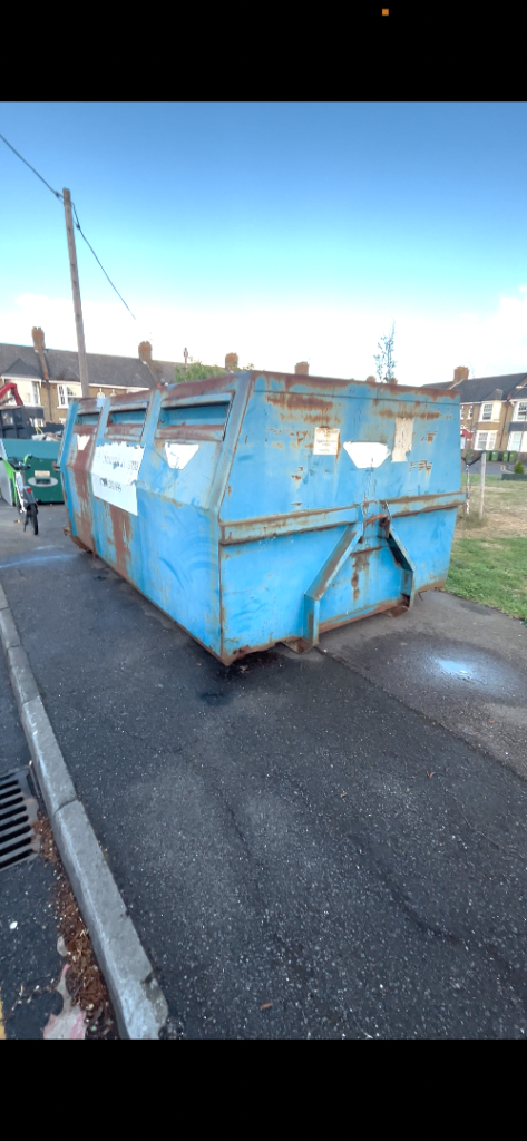 HL5 bin for sale fits 3.5ton trucks can also fit any lorry 12ft long 