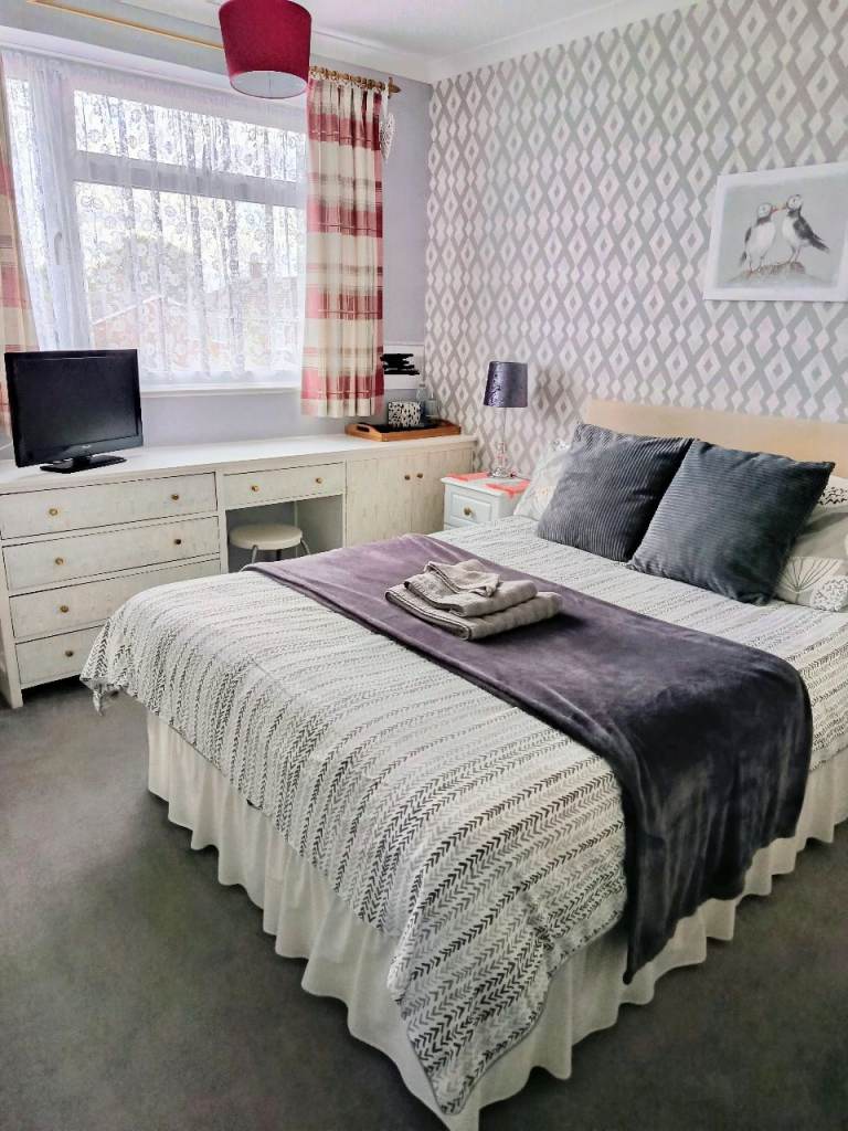 🏡 DOUBLE ROOM TO RENT...LU3 3QW...(NO COUPLES) AVAILABLE ON THE 6TH SEPTEMBER...PARKING