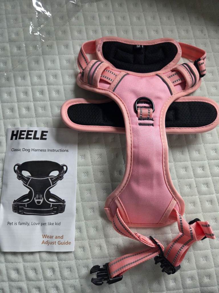 Heele pink dog harness