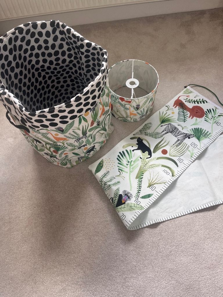 Children’s Safari light shade, height chart and laundry bag 