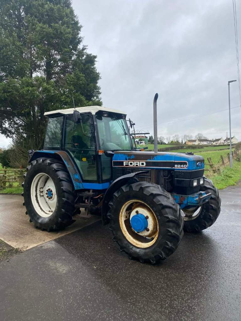 Ford 8240 