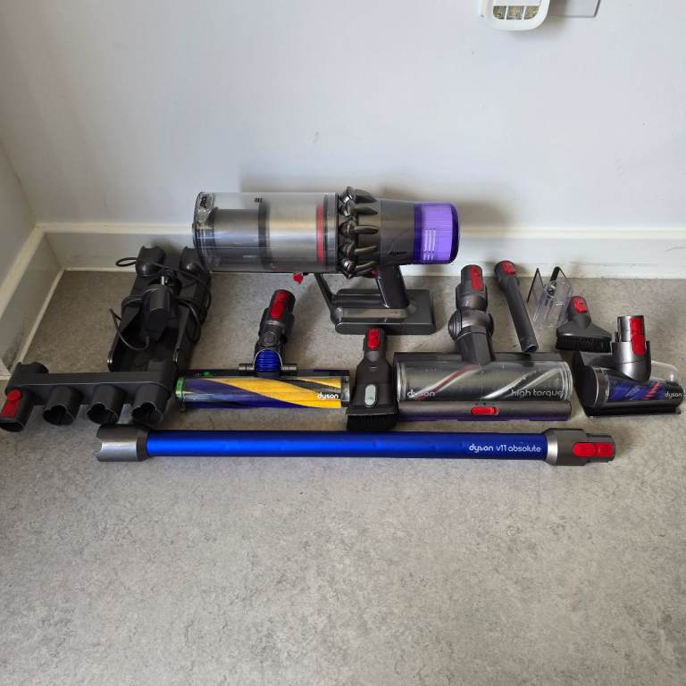 Dyson V11 fully cleaned with brand new filter. 