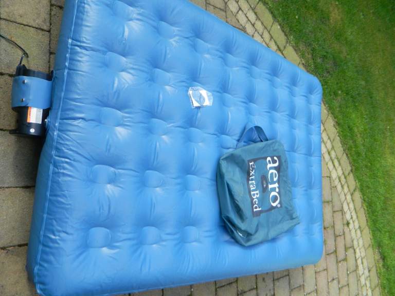 Self inflating double bed