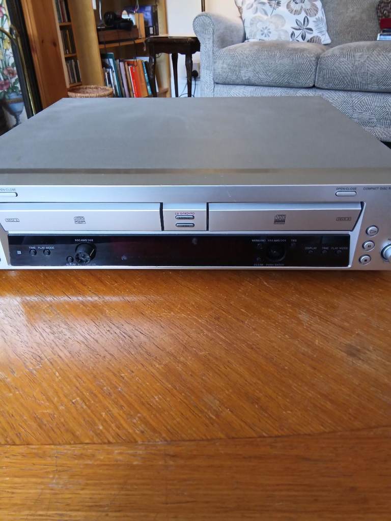 SONY RCD-W100 twin-deck CD recorder/player