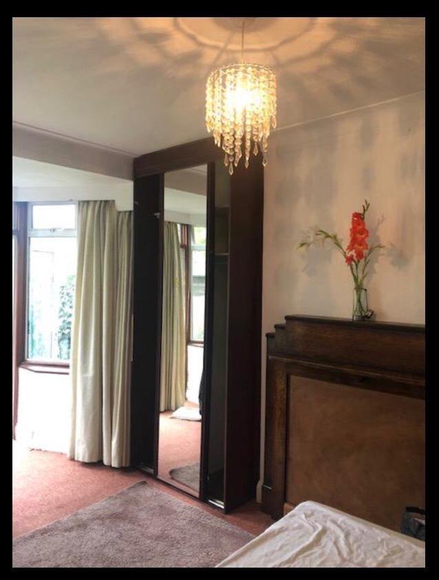 Large double room in house in Hendon
