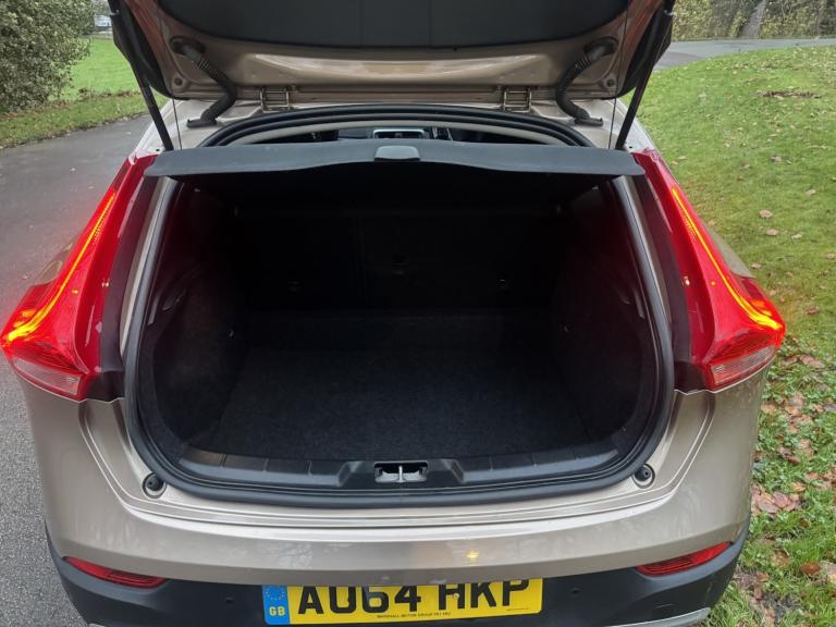 VOLVO V40 CROSS COUNTRY 1.6 D2 Lux 2014