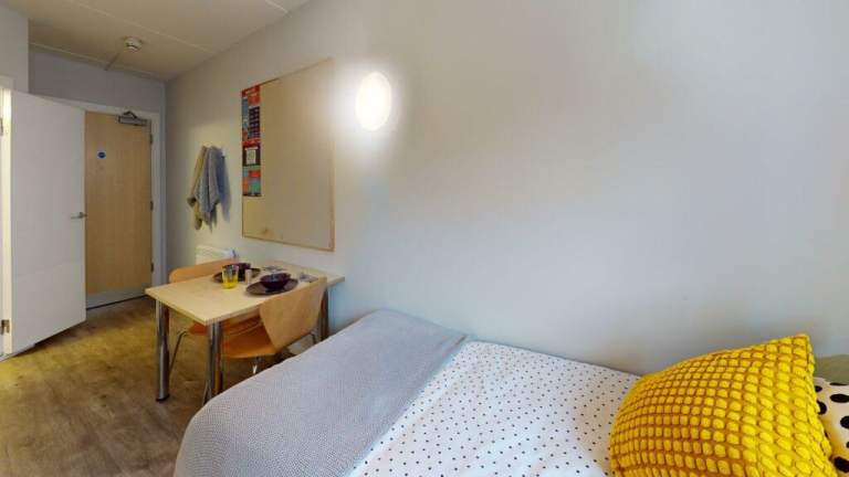 Broadgate Park - Ensuite Studio - Tenancy Takeover (Advantageous)