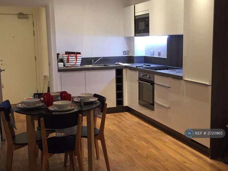1 bedroom flat in The Renaissance Development, London, SE13 (1 bed) (#2720965)