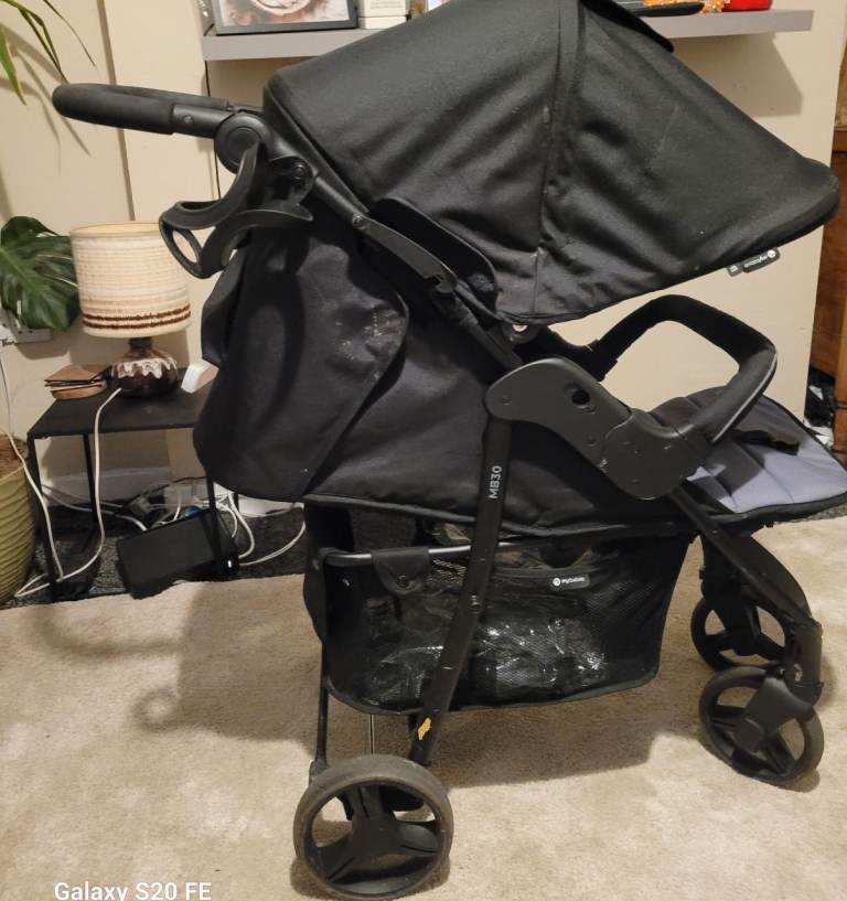 My babiie stroller with raincover 