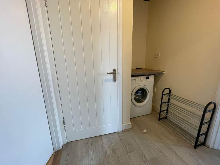 1 Bedroom First Floor Flat Wellwood Road Ilford IG3 8TR To Let 