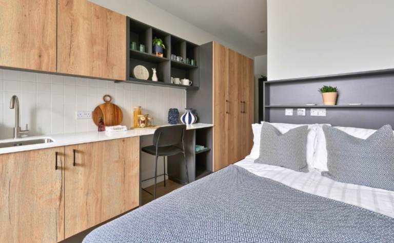 Studio Apartment- Available 01/01/26