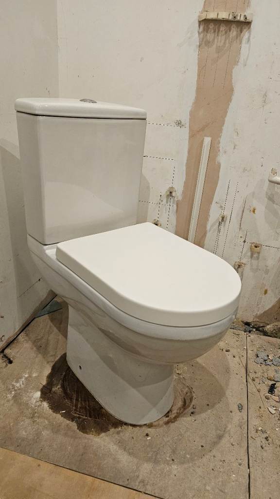 Modern Close Coupled Toilet