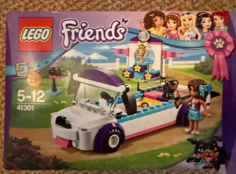 Lego Friends dog show