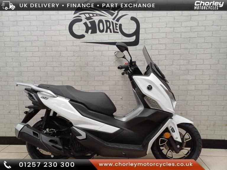 VOGE SR1 125 cc SCOOTER BRAND NEW, LEARNER LEGAL COMMUTER