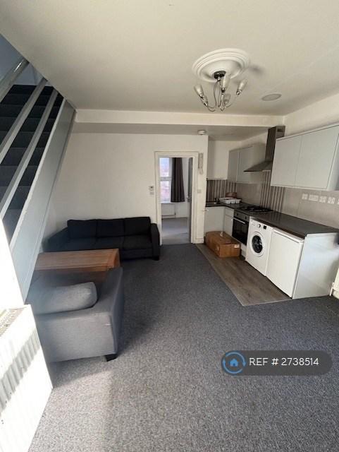 3 bedroom flat in Horn Lane, Acton, W3 (3 bed) (#2738514)