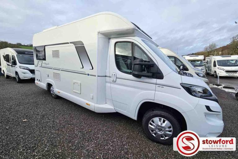 2 Berth, 2 seatbelts, Rear Lounge