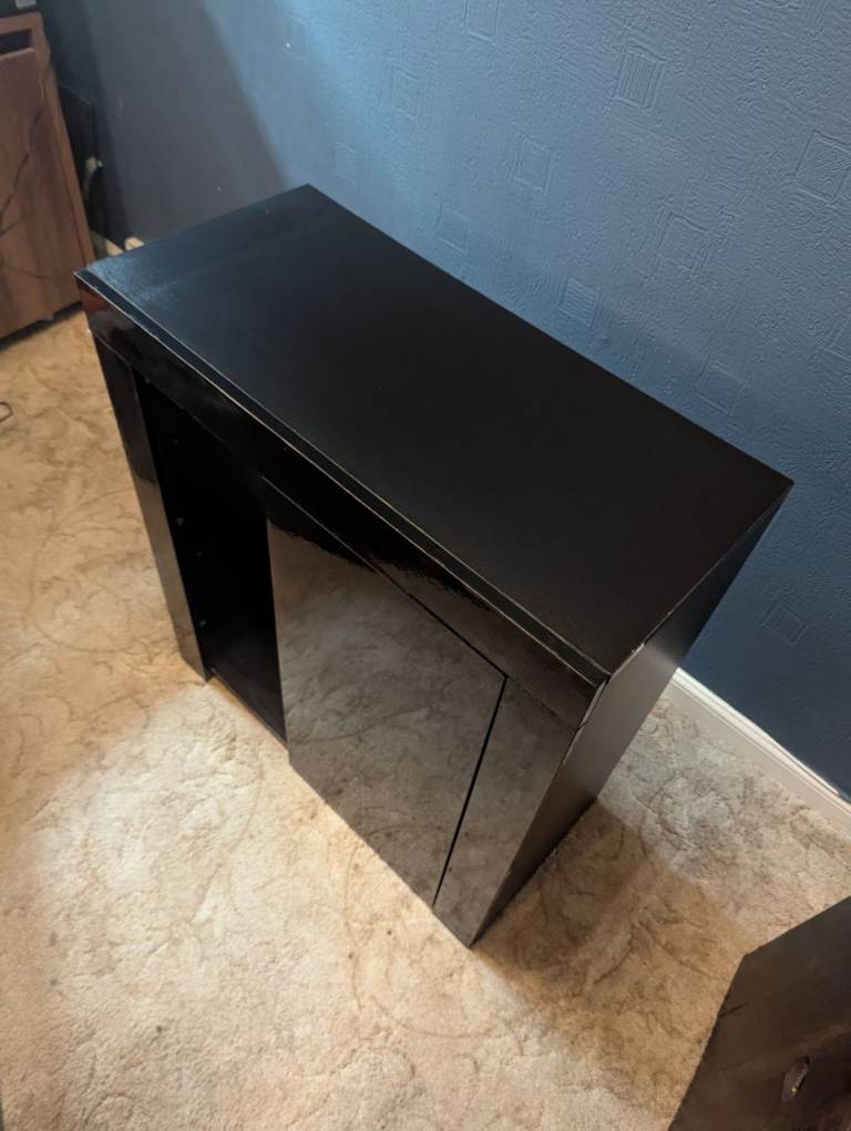 Black fish tank stand 