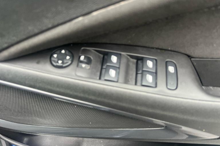  Vauxhall Crossland 1.5 Turbo D Ultimate Suv 5dr Diesel Auto Euro 6 s/s 120 Ps