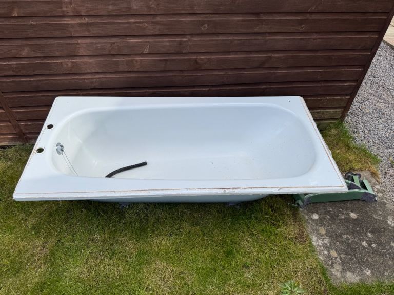 Free- Enamelled steel bath