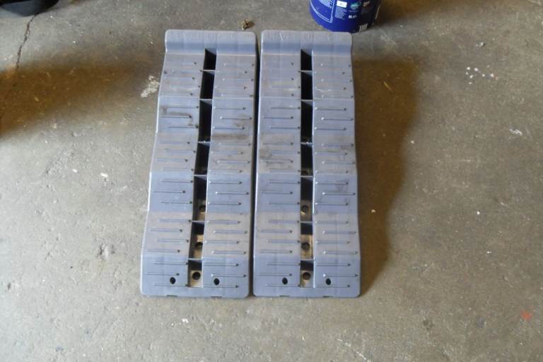 Camper van level up ramps