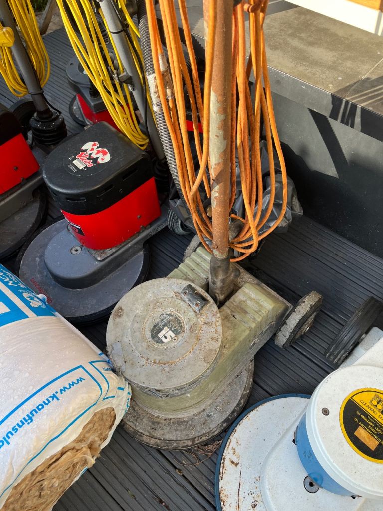 Floor rotary polishing machine. Scrubber 